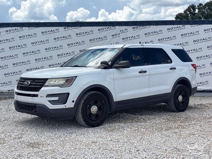 2016-ford-explorer-image-1