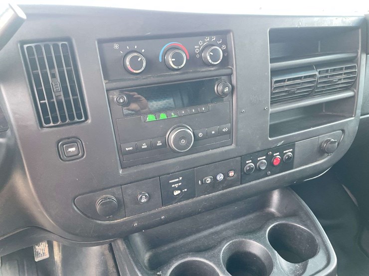 2014-chevrolet-express-2500-image-13