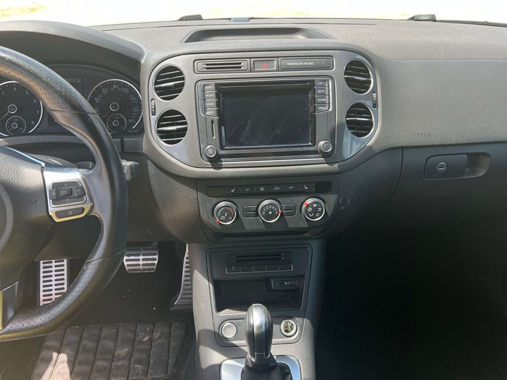 2016-volkswagen-tiguan-image-13