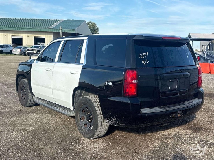 2015-chevrolet-tahoe-image-4