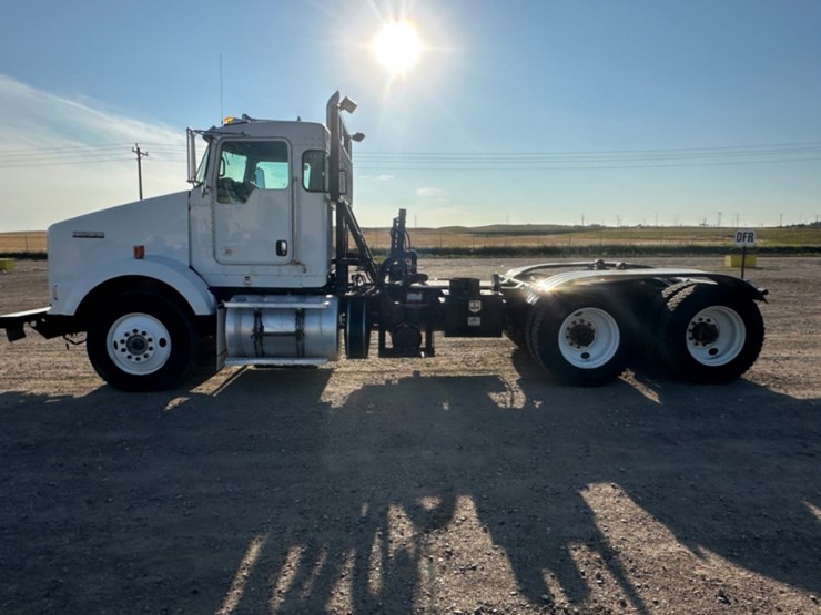 2012-kenworth-t800-image-8