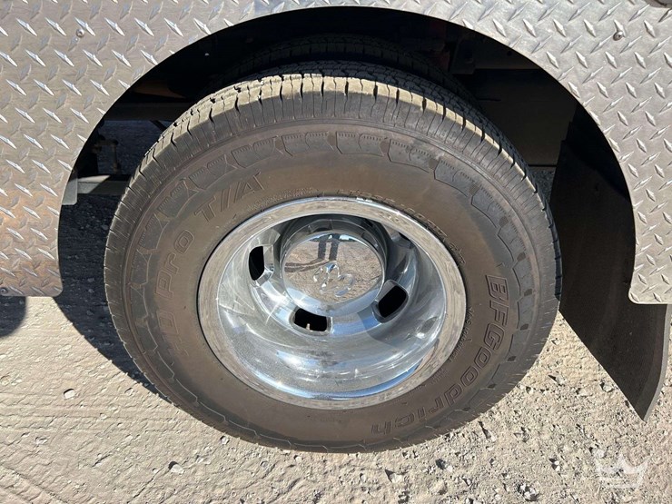 2018-dodge-3500-image-40