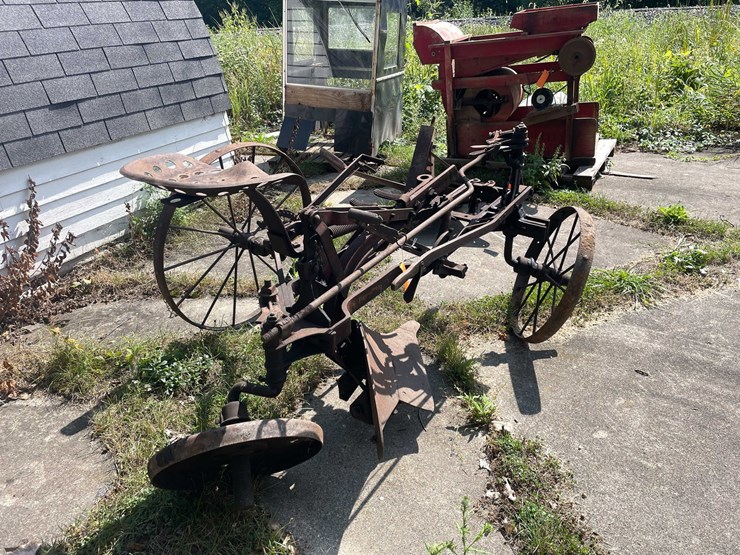 #1623-•-vintage-moldboard-plow-image-3