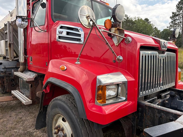 2018-western-star-4700sf-image-22