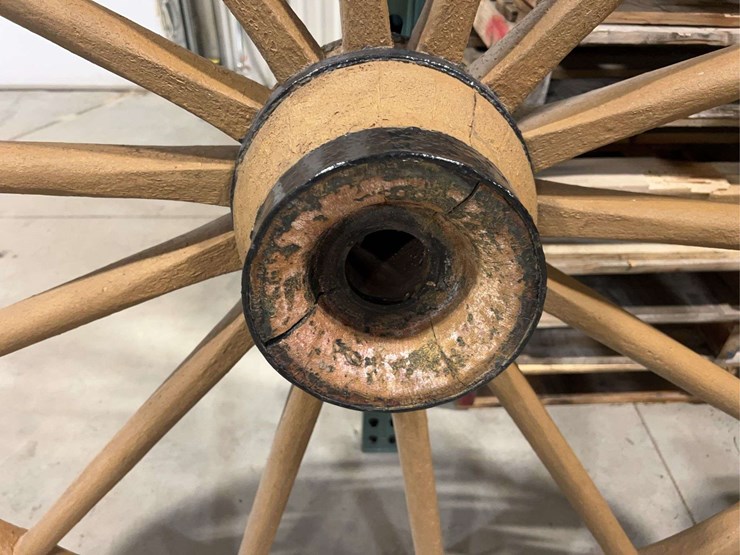 (4)-wooden-wagon-wheels-image-3