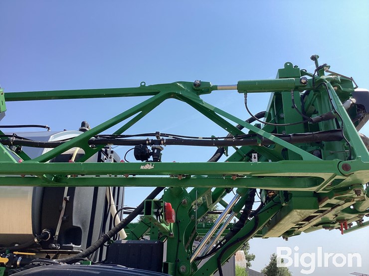 2024-john-deere-410r-image-18