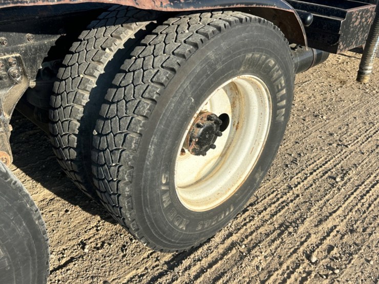 2012-kenworth-t800-image-17