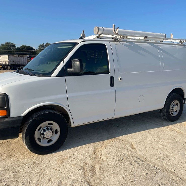 2013 CHEVROLET EXPRESS 2500