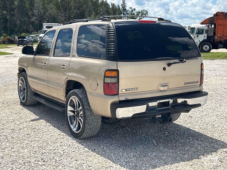 2005-chevrolet-tahoe-image-4