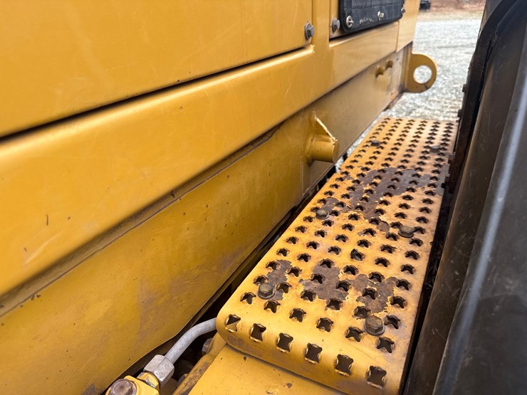 caterpillar-160m-awd-image-82