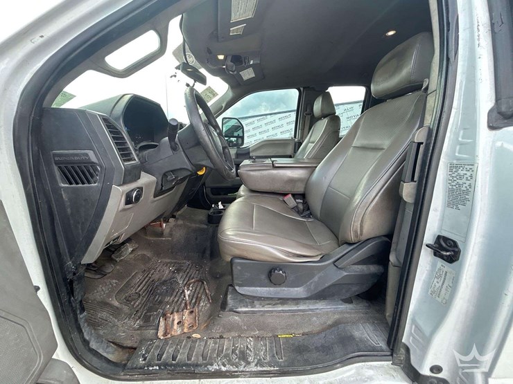 2017-ford-f550-image-15
