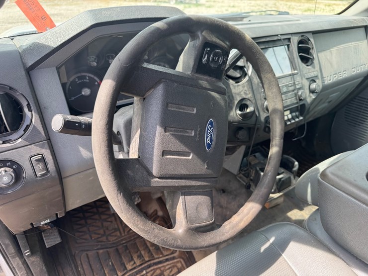 2012-ford-f350-image-44