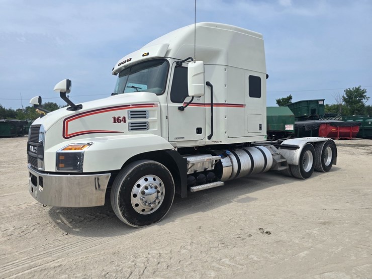 #25251-•-2020-mack-anthem-semi-sleeper-truck-image-3