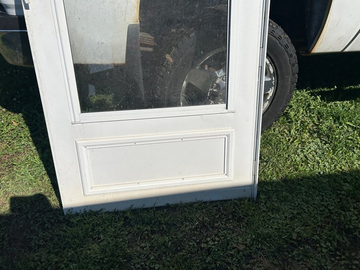#6289-•-screen-door-and-rain-barrel-image-2