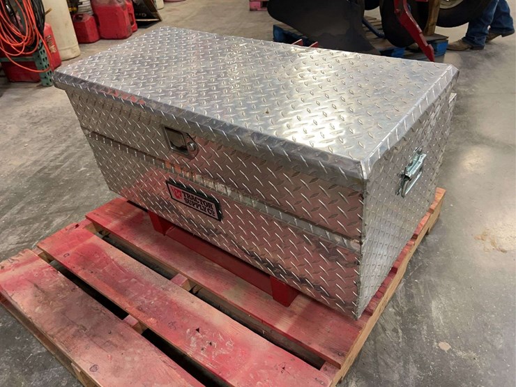 custom-three-point-mounted-toolbox-image-2