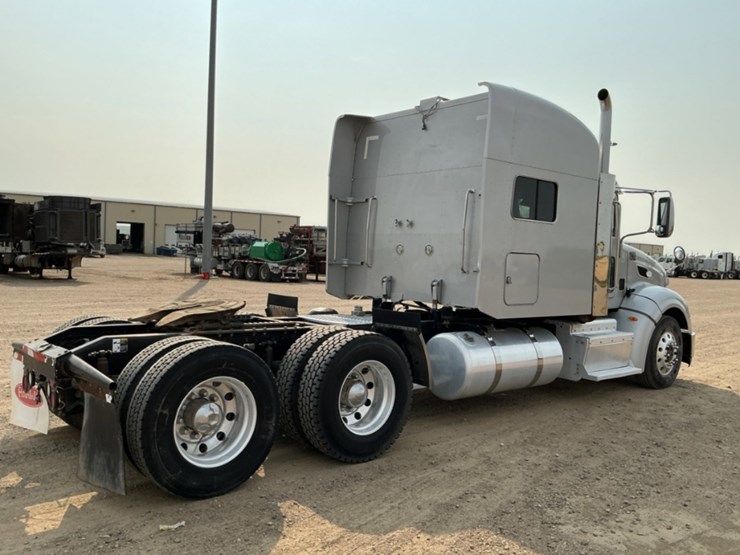 2012-peterbilt-386-image-5