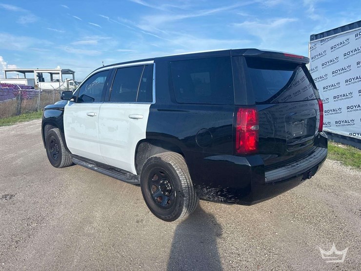 2020-chevrolet-tahoe-image-3