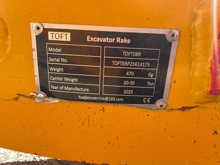 caterpillar-320-image-13