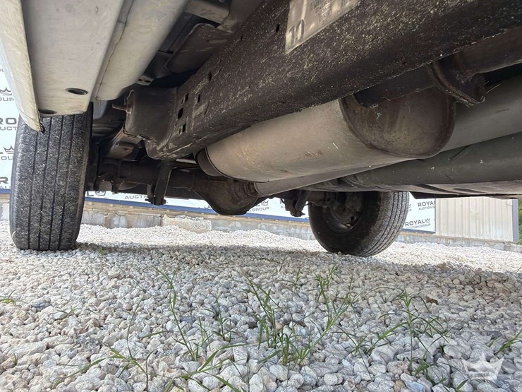 2014-chevrolet-express-g2500-image-38