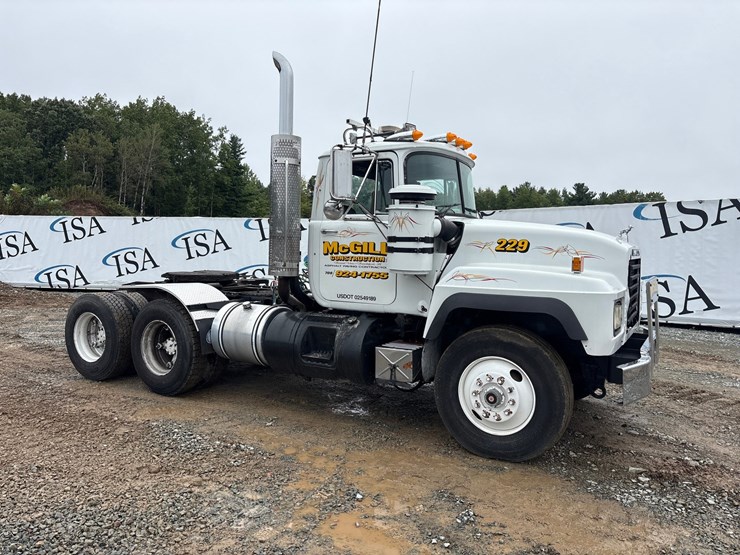 #61467-•-1991-mack-rd360s-day-cab-truck-tractor-image-7