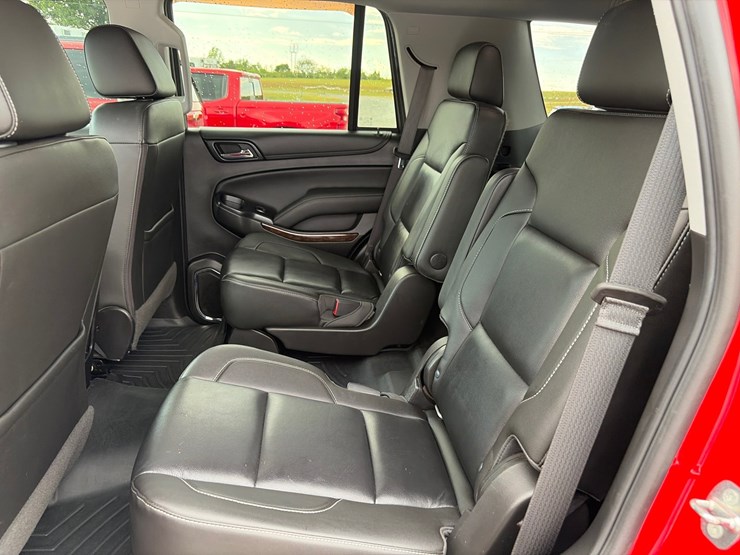 2018-chevrolet-tahoe-lt-image-17
