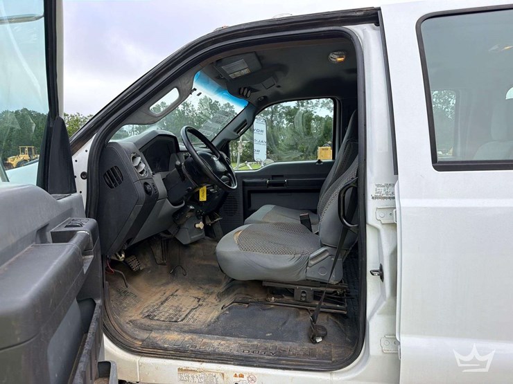 2011-ford-f650-image-15
