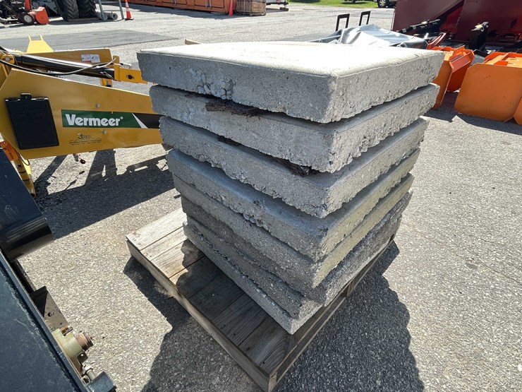#9105-•-(8)-concrete-pavers-(o7)-image-7