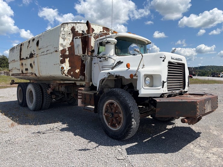 1999-mack-dm690sx-image-29