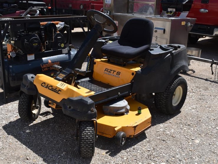 cub-cadet-riding-mower-(serial-#-1c265h20245)-(showing-appx-332-hours,-up-t-image-2