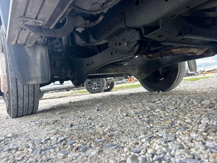2017-ford-f550-image-24