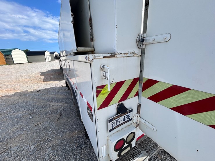 #212-•-2014-saub-pull-behind-service-trailer-image-22