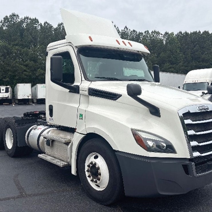 2019 FREIGHTLINER CASCADIA 126