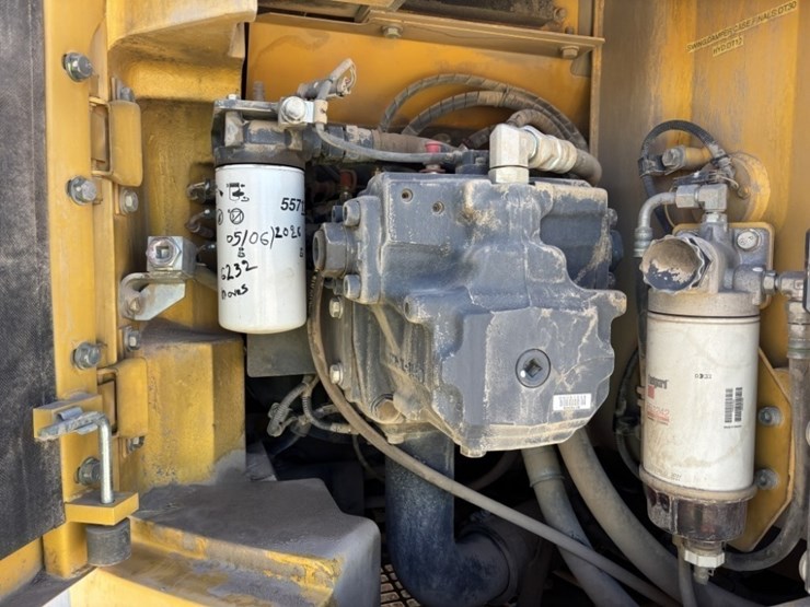 2013-komatsu-pc228us-lc-8-image-30