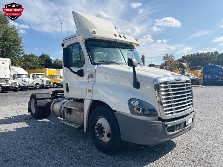 2019-freightliner-cascadia-125-image-1