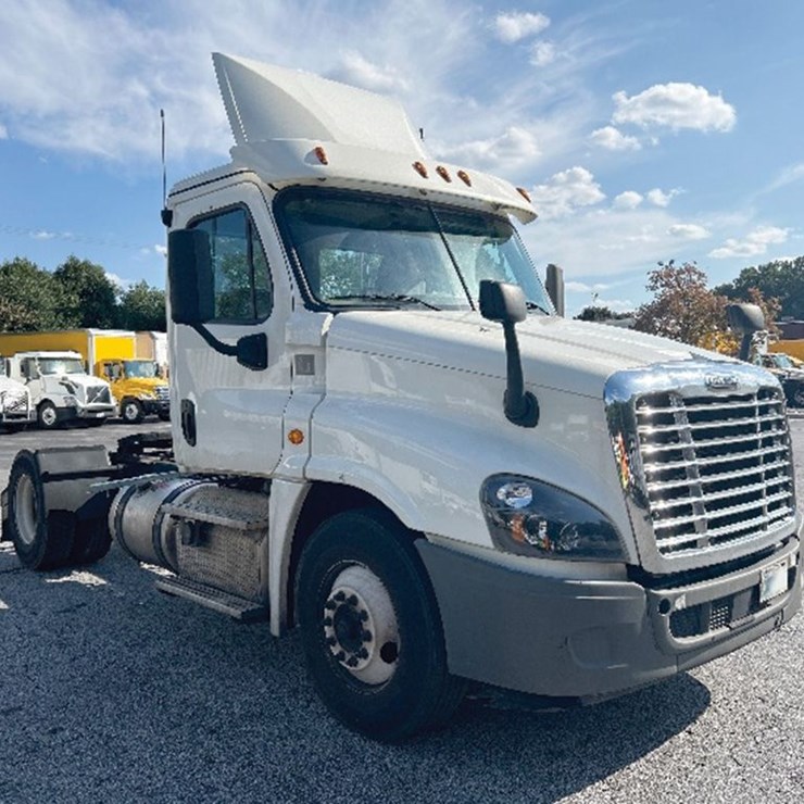2019 FREIGHTLINER CASCADIA 125