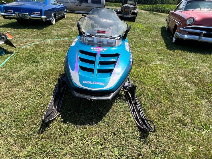 #124-•-polaris-indy-xlt-touring-snowmobile-image-3