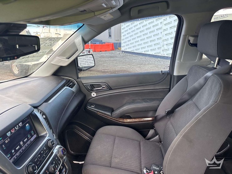 2019-chevrolet-tahoe-image-16