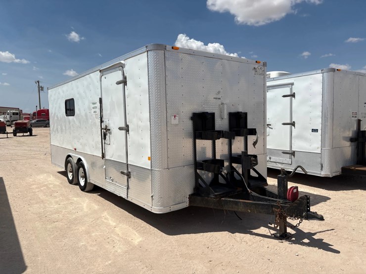 2013-middlebury-trailers-20’-x-100”-t/a-bumper-pull-doghouse-trailer-image-1