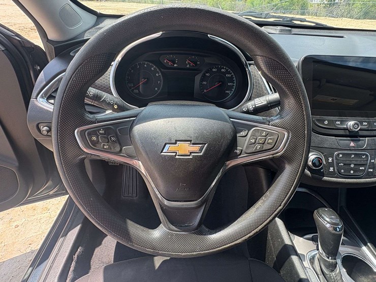 2019-chevrolet-malibu-4-door-sedan-(161,329-miles)-image-13