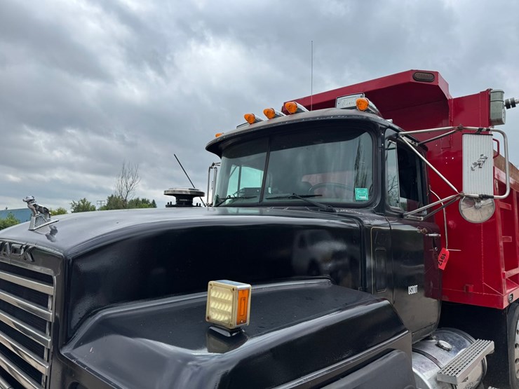 1995-mack-rd688s-image-9
