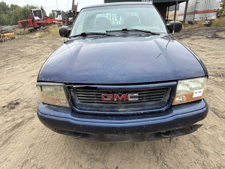 2001-gmc-sonoma-crew-cab-pickup-image-8