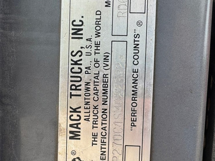 1995-mack-rd688s-image-93
