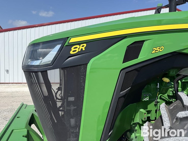 2024-john-deere-8r-250-image-10