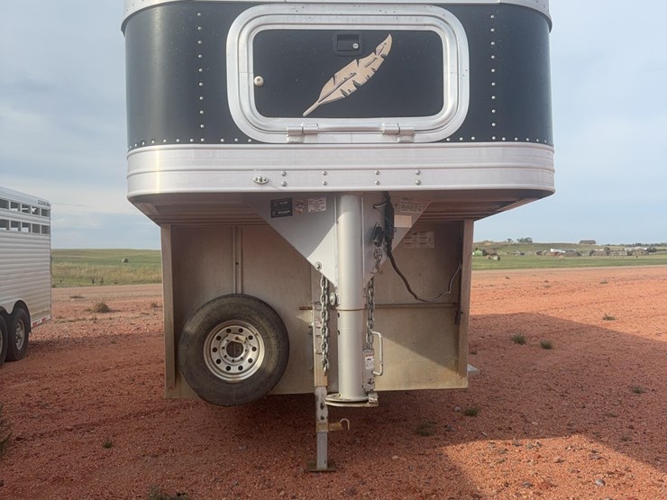 2021-featherlite-8127-7624-std-livestock-trailer-image-6