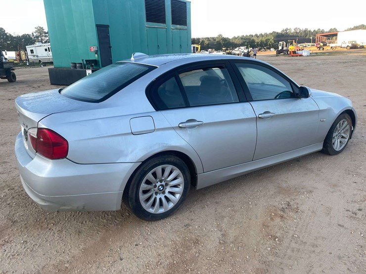2006-bmw-325-4-door-sedan-not-running-image-3