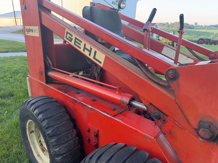 gehl-l3030-skid-steer-image-21