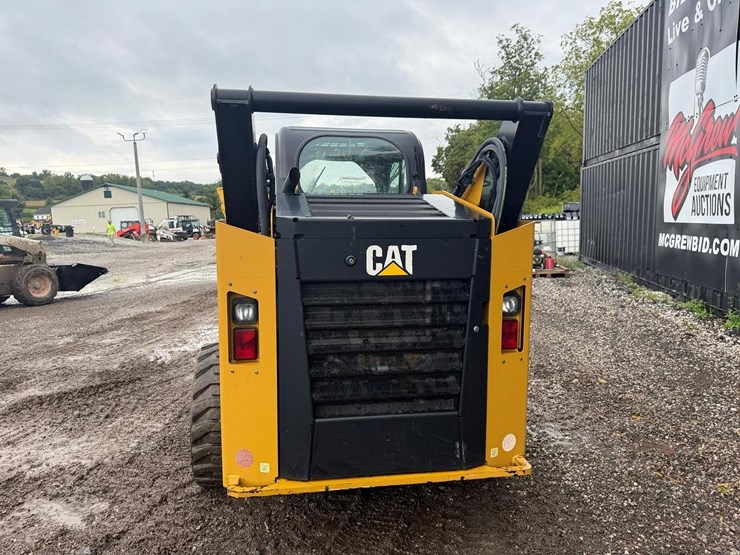 2015-caterpillar-262d-image-3