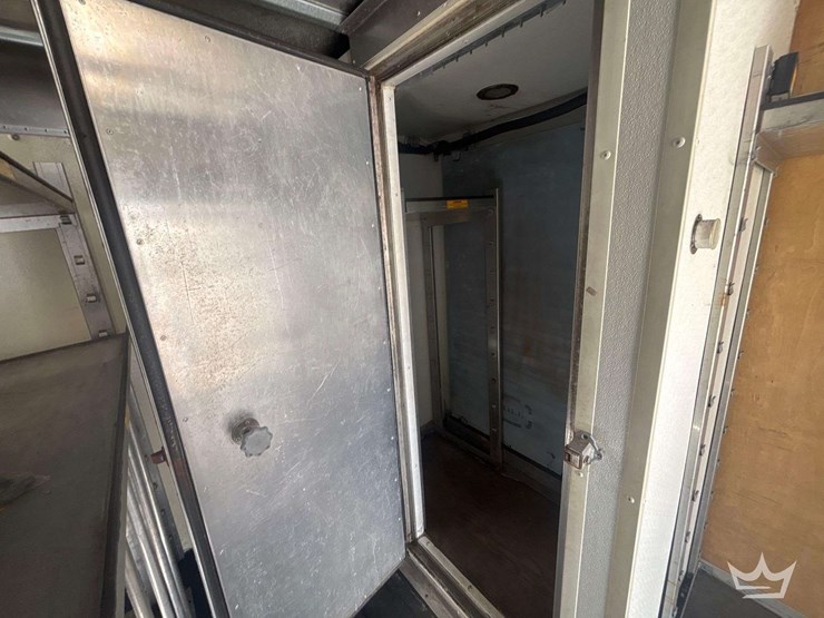 2014-ford-e450-image-25