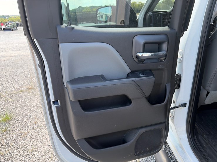 2018-chevrolet-silverado-1500-image-15