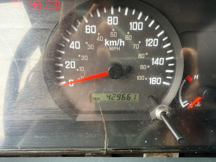 2008-gmc-w5500-image-17